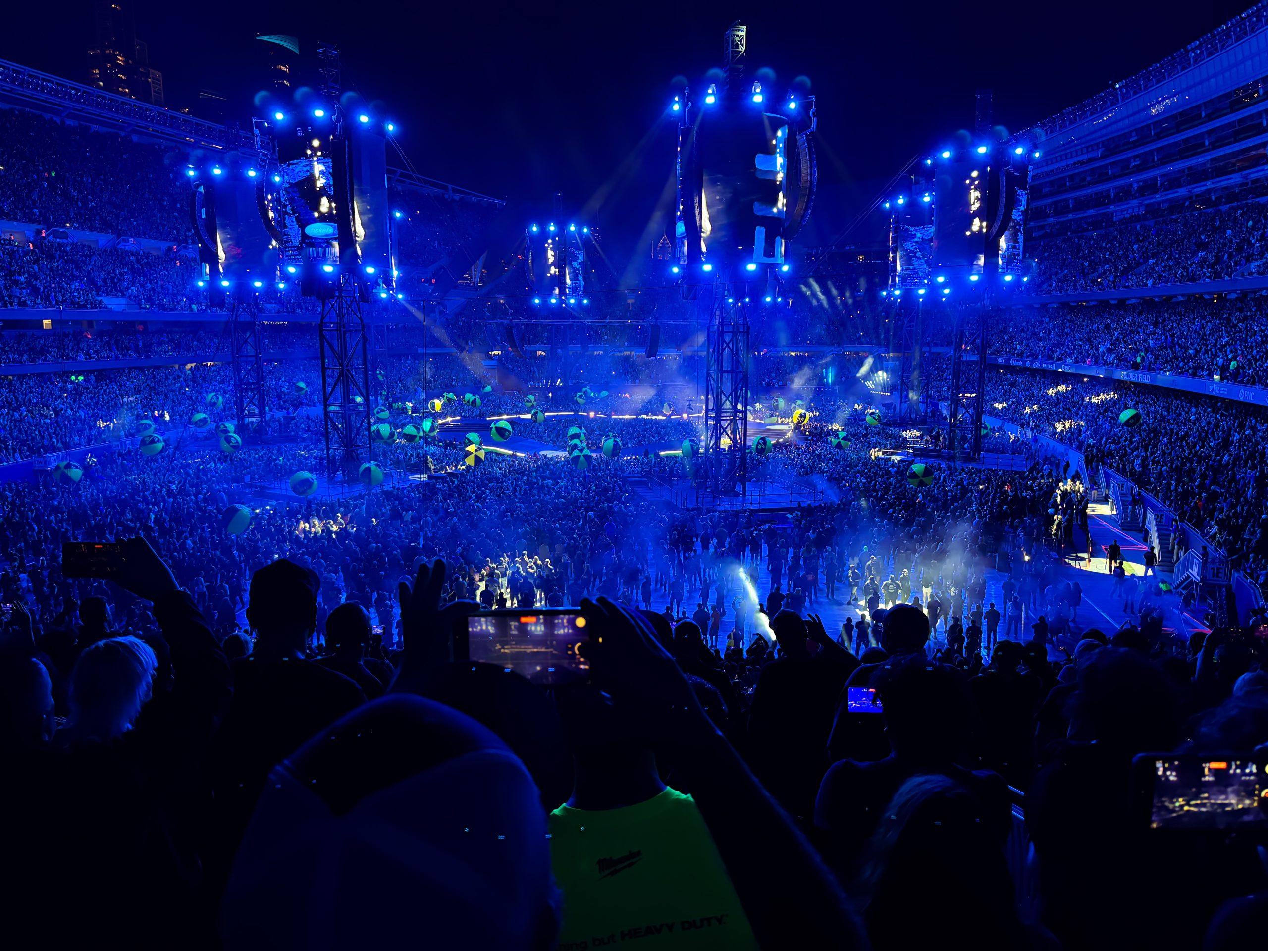 I’m impressed with how the concert crew were able to control the tone of the entire stadium with just colored lights. The deep blue set the stage for “Seek and Destroy.”